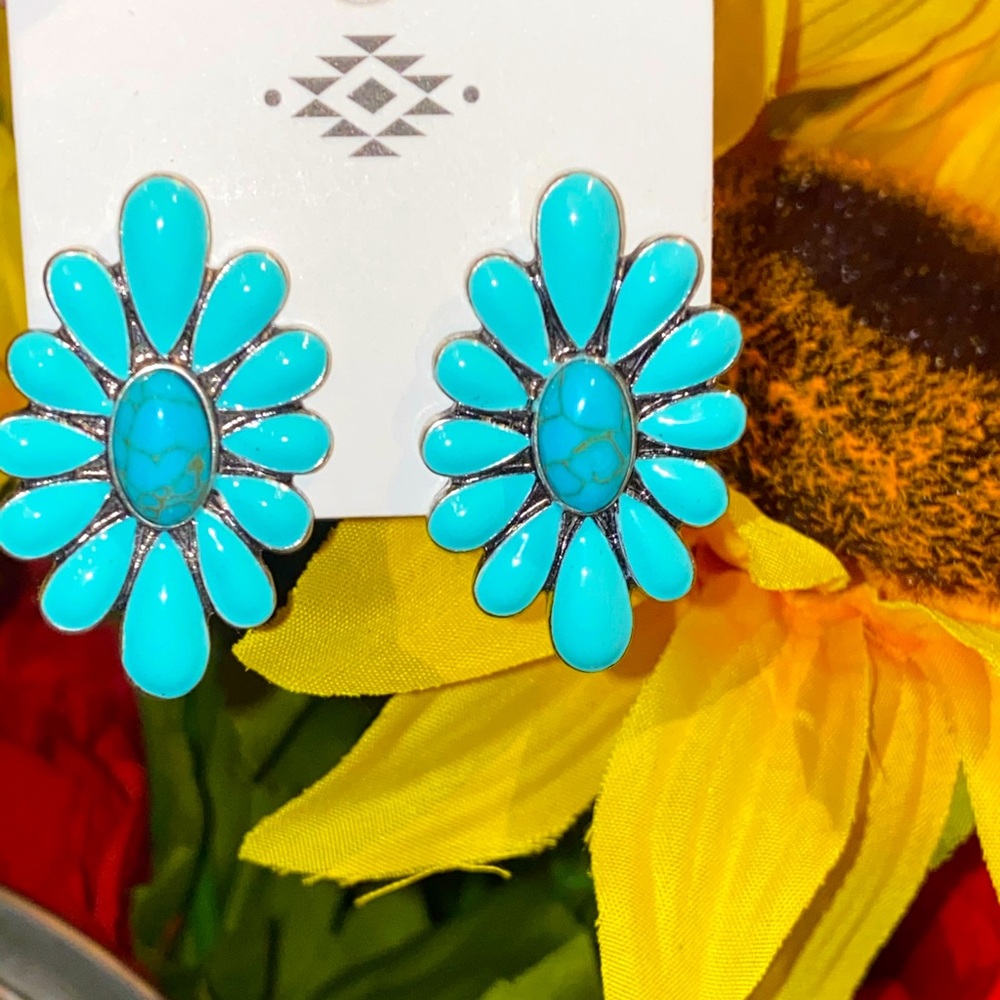 Turquoise stud earrings
